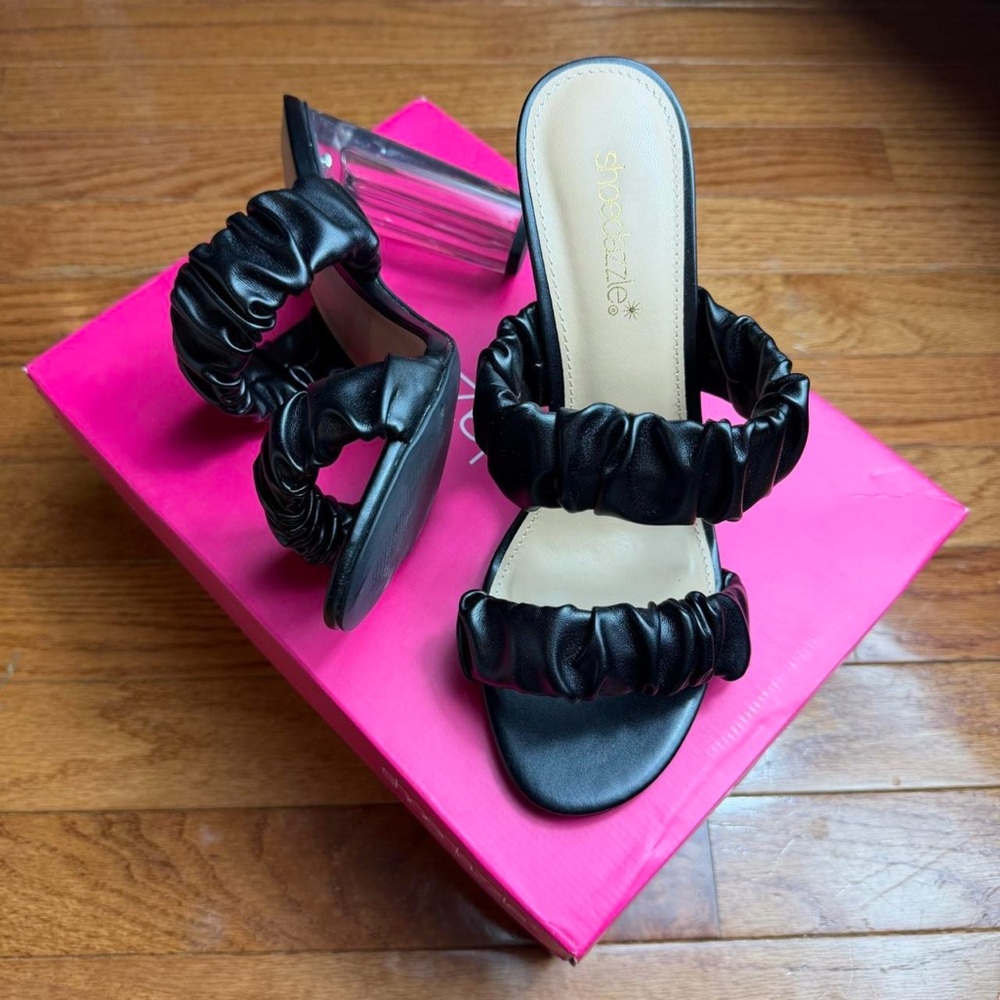 NWT Black Ruffled Heels - Picture 3 of 8